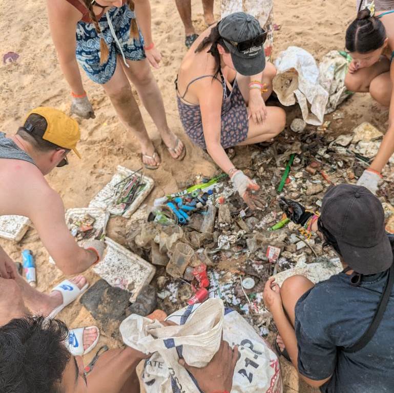 beach clean in cambodia (1)