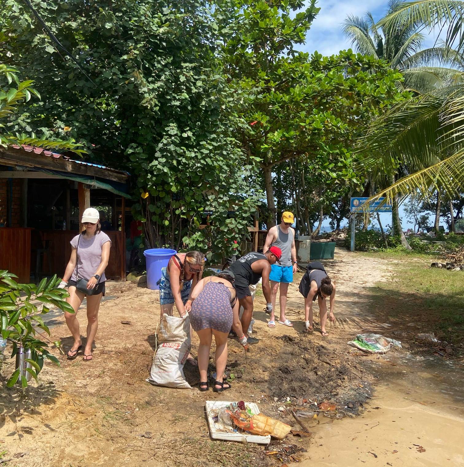 beach clean in cambodia (2)