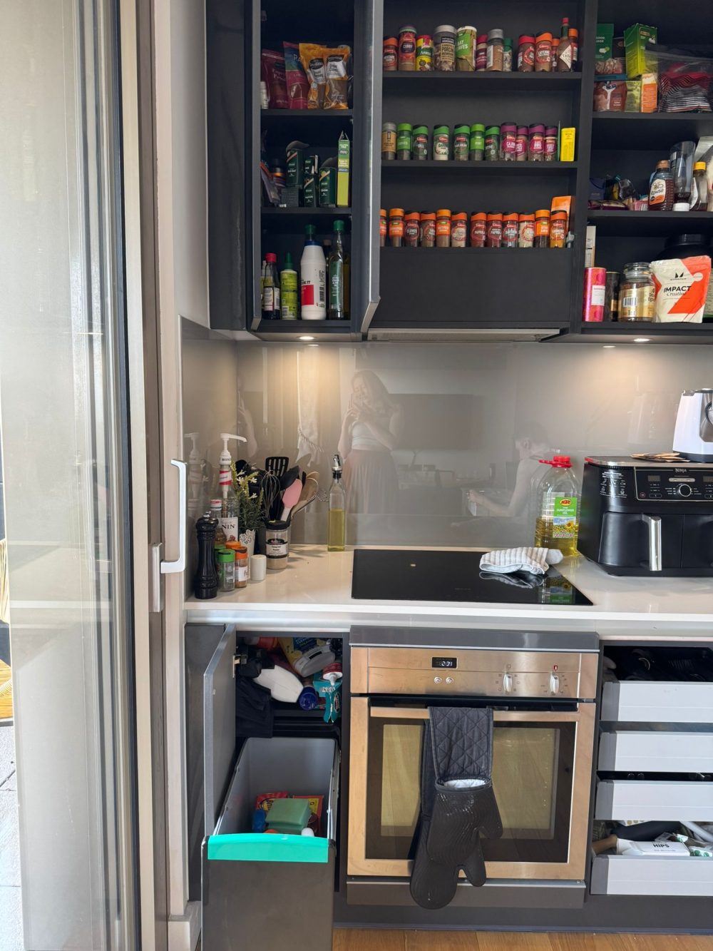 Moving out for a 2 2B flat (18)