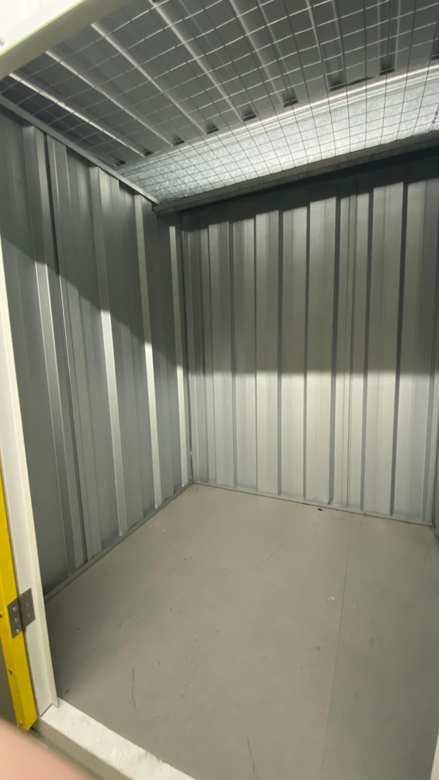 Storage space (4) Storage space (4)